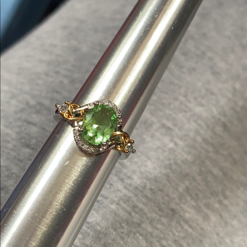 New Size 7 Women’s Ring Stainless with crystals